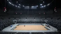 Lapangan utama yang dilihat dari Royal Box Indonesia Arena, Senayan, Jakarta, Selasa (25/07/2023). Indonesia Arena akan menjadi salah satu venue perhelatan akbar Piala Dunia Basket 2023 yang akan berlangsung 25 Agustus 2023 mendatang. (Bola.com/Bagaskara Lazuardi)