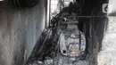 Kondisi kendaraan milik warga yang hangus terbakar dampak kebakaran Depo Pertamina Plumpang di Jalan Koramil, Rawa Badak, Jakarta, Sabtu (4/3/2023). Sebelumnya, PT Pertamina (Persero) menyatakan masih melakukan proses investigasi terkait penyebab kebakaran yang melanda Depo Plumpang di Jakarta Utara. (Liputan6.com/Herman Zakharia)