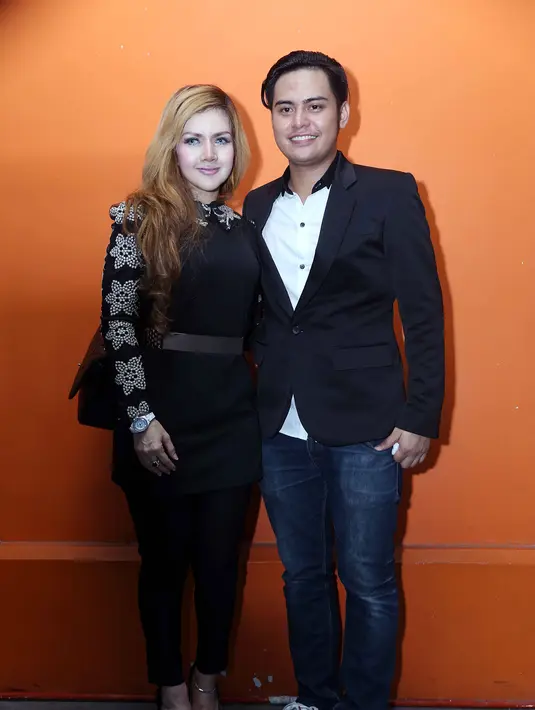 Sedikit demi sedikit, kisruh mantan suami istri Galih Ginanjar dan Fairuz A. Rafiq mulai terkuak. Yang terbaru, bahwa Fairuz masih sayang Galih. (Nurwahyunan/Bintang.com)
