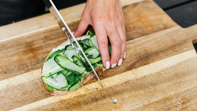 5. Perbanyak Asupan Antioksidan dan Air