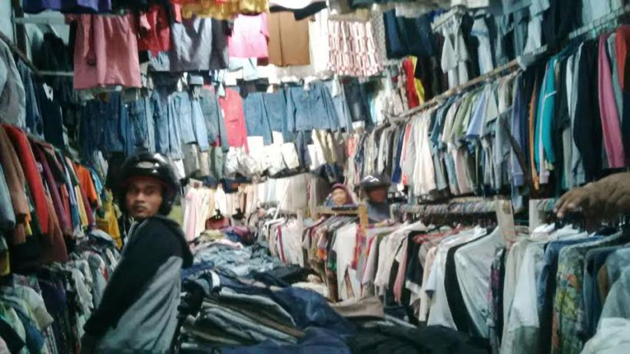 Ilustrasi Baju Bekas