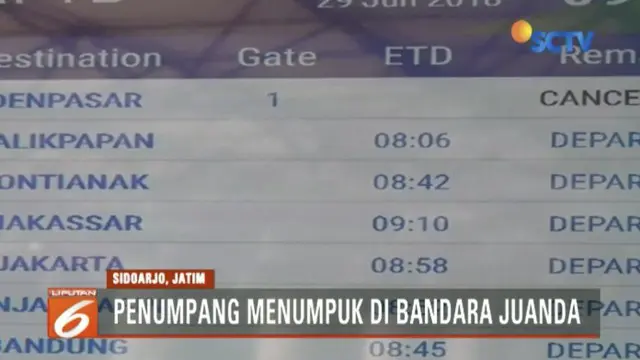 Ribuan penumpang menumpuk di ruang tunggu Bandara Juanda, Surabaya, akibat pembatalan belasan rute ke Bali imbas Gunung Agung meletus.