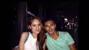 Sebelumnya, 8 November 2014 pada Cinta Laura juga mengunggah foto kebersamaannya dengan Vincet di slaah satu pusat perbelanjaaan. (instagram.com/claurakiehl)