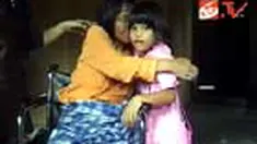 Sinar, bocah yang merawat ibunya yang lumpur di Polewali Mandar, Sulawesi Barat, memenuhi undangan SCTV untuk datang ke Jakarta. Ini kisah perjalanannya.
