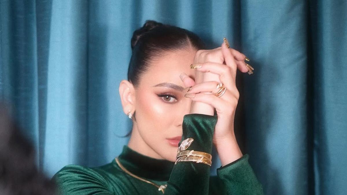 7 Pilihan Gaun Warna Hijau ala Luna Maya, Tampil Fresh dan Glamor di Usia 40an