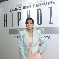 Meski sudah berusia 39 tahun dan memiliki 3 orang anak, Hesti Purwadinata tetap terlihat menawan dan awet muda. Apa rahasianya? (Dok/KLY/Daniel Kampua).