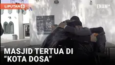 Perjudian, alkohol, dan pakaian tak senonoh adalah hal-hal yang terkenal dari Las Vegas. Namun, tak jauh dari kehidupan duniawi, masjid tertua di Las Vegas, Masjid As-Sabur membuka pintunya bagi semua orang di kota tersebut, menyediakan tempat perlin...