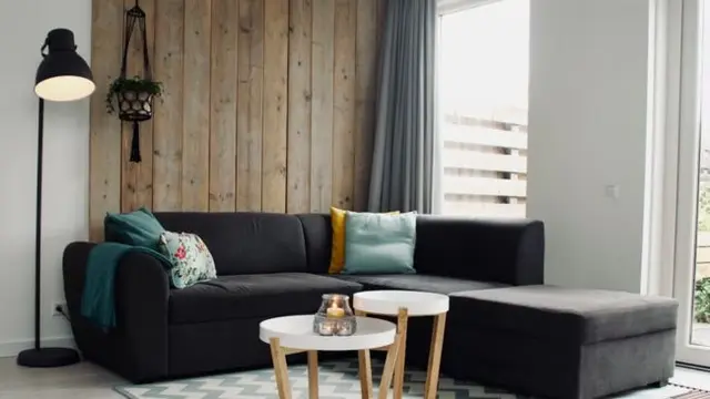 Ilustrasi Tips Memilih Sofa untuk Ruang Tamu Sempit/Photo by Sven Brandsma on Unsplash