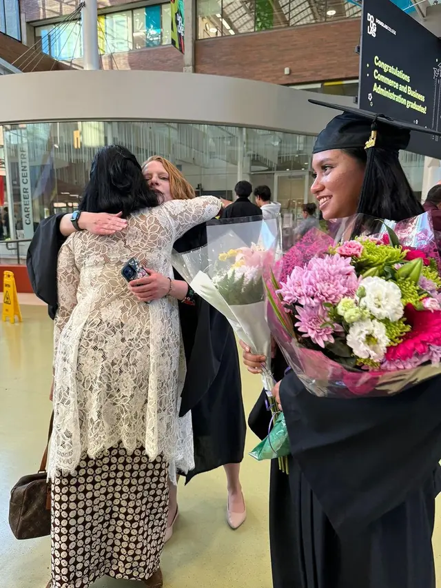Potret wisuda Pruistin anak sulung Shahnaz Haque (Sumber: Instagram/@shahnaz.haque)