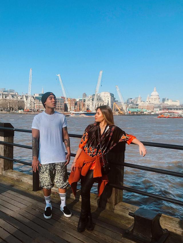 6 Potret Kebersamaan Axel Matthew dan Valerie Thomas, Kakak Adik yang Kompak