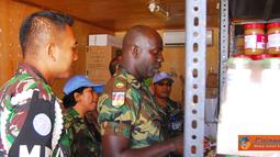 Citizen6, Lebanon: Kedatangan Tim SRI UNIFILdi Markas  Sector East Military Police Unit (SEMPU), Gajah Mada Base UN Posn 7-3, Lebanon Selatan diterima oleh Dansatgas POM TNI Letnan Kolonel Cpm Ida Bagus Rahwan Diputra. (Pengirim: Badarudin Bakri)