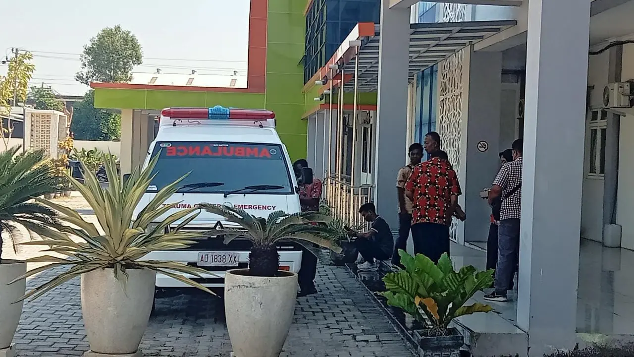 Penampakan fasilitas ambulans di depan RSUD dr R Soeprapto Cepu, Kabupaten Blora, Jawa Tengah. (Liputan6.com/Ahmad Adirin)
