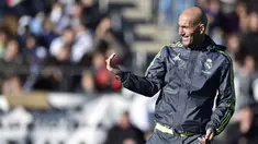 Pelatih Real Madrid, Zinedine Zidane adalah  keturunan Aljazair, orang tuanya Smail dan Malika berimigrasi ke Paris sebelum perang Aljazair, Zidane memilih untuk membela Timnas Prancis.  (AFP/Gerard Julien)