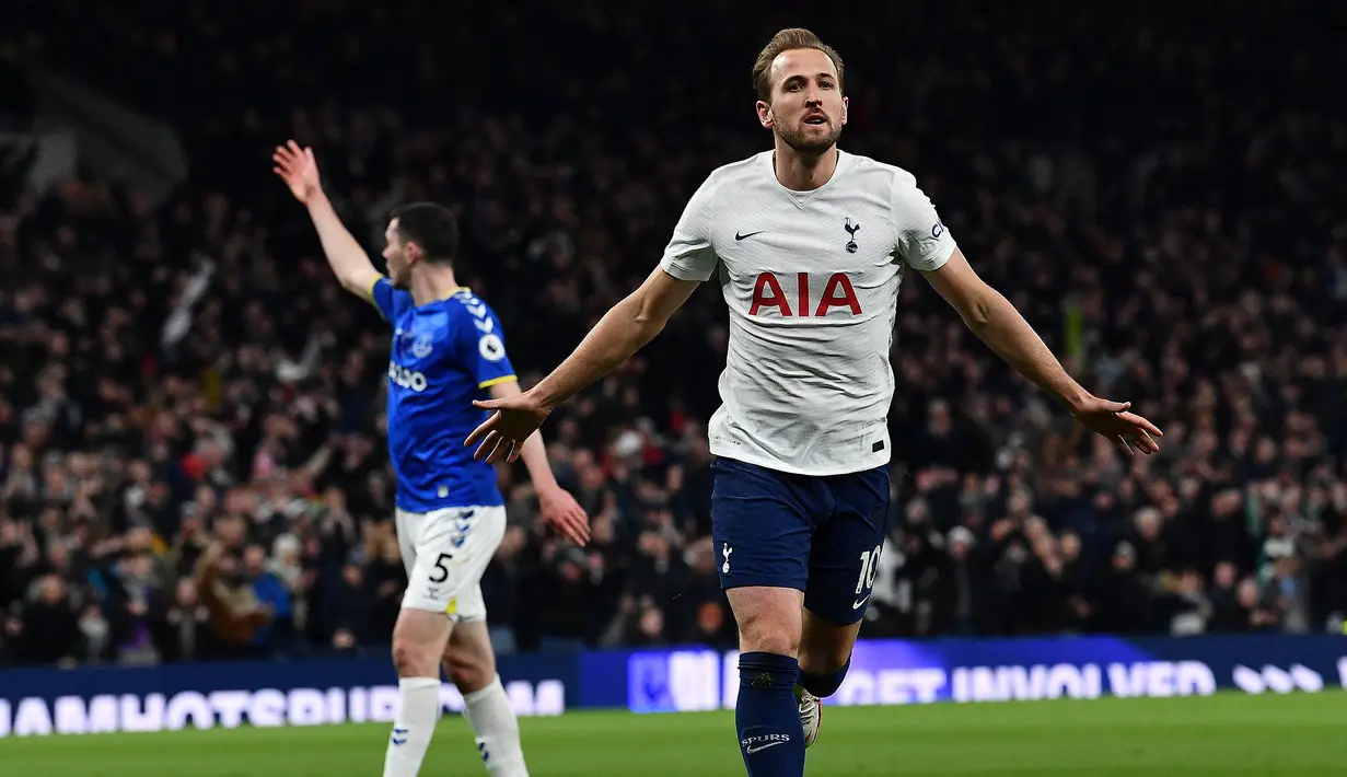 5-0. Kemenangan terbesar Spurs di bawah asuhan Antonio Conte di musim 2021/2022 ini terjadi saat menang 5-0 atas tamunya Everton di pekan ke-28 Liga Inggris 2021/2022, 7 Maret 2022. Harry Kane mencetak dua gol, sisanya dibagi rata Michael Keane, Son Heung-min dan Sergio Reguilon. (AFP/Ben Stansall)