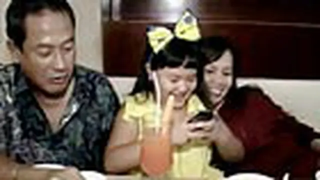 Amel Karla Nggak Percaya Dapat Blackberry
