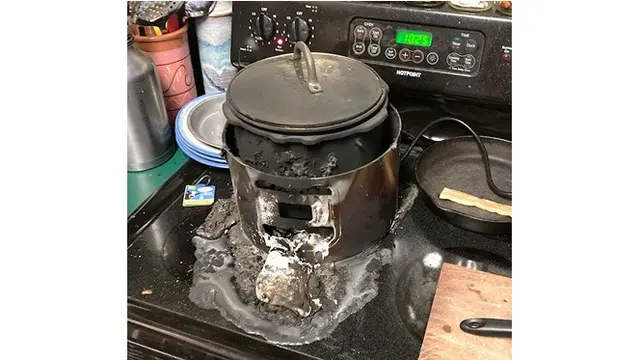 6 Potret Gagal Masak yang Bikin Alat Dapur Rusak, Jadi Bencana