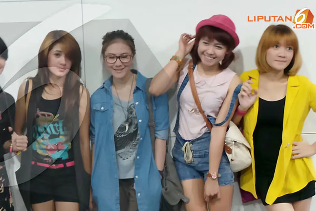 super-girlies-kurang-130412c