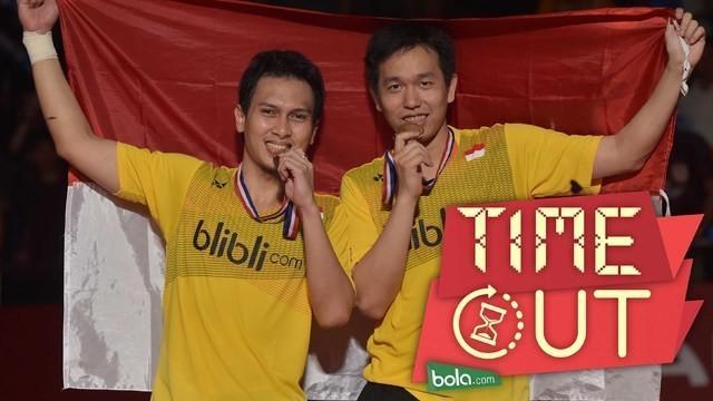 Presiden Joko Widodo beri selamat pada Mohammad Ahsan/Hendra Setiawan yang sukses menjuarai turnamen BWF Dubai World Super Series Finals 2015.