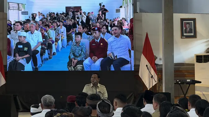 Prabowo Beri Arahan Khusus ke Seskab Teddy soal Sekolah Rakyat