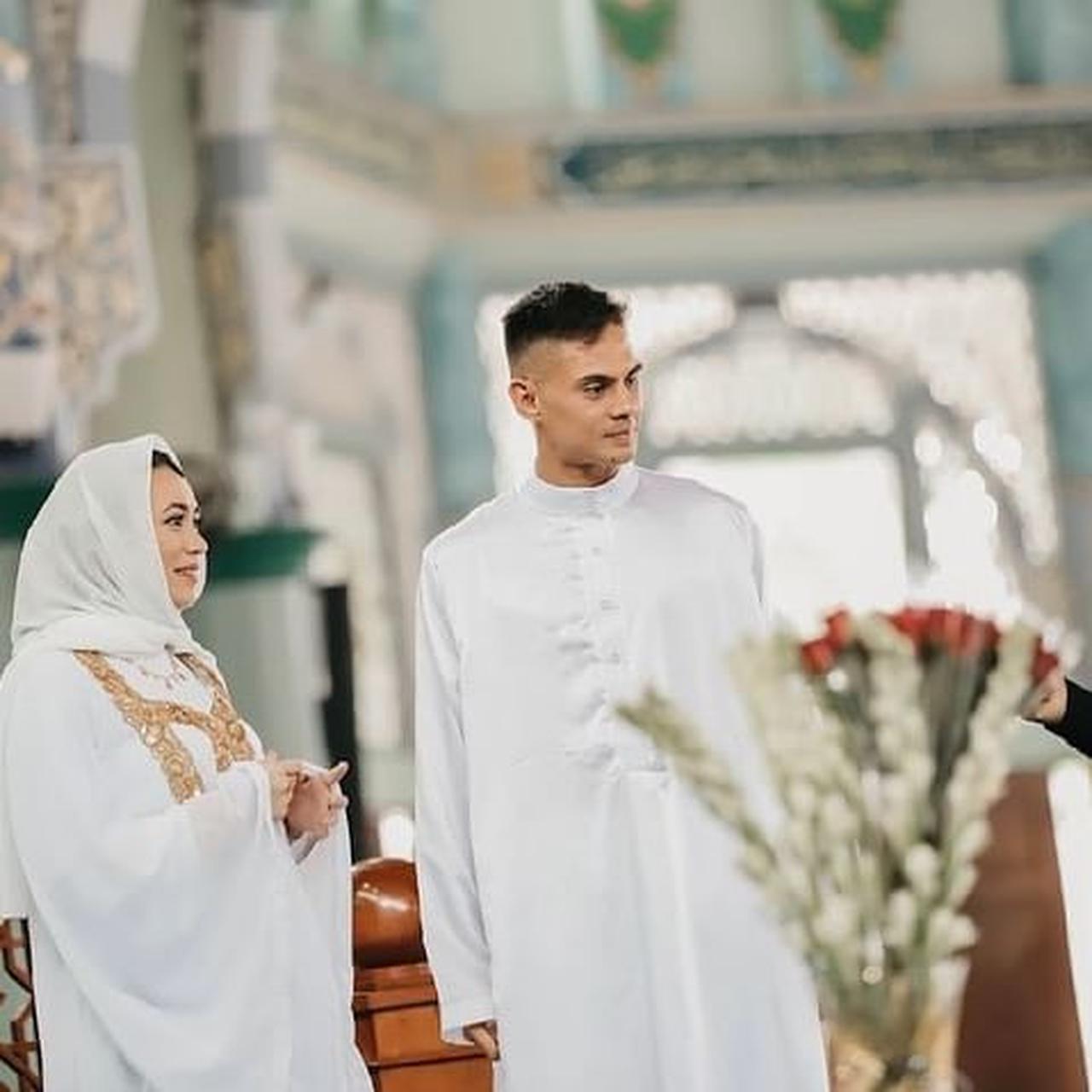 7 Potret Christian Rontini Pemain Persita Tangerang, Menantu Gonzales ...