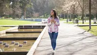 Tak Perlu Lama, Jalan Kaki Setelah Makan Punya 5 Manfaat Besar