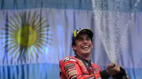Marc Marquez saat finis pertama Sprint Race MotoGP Argentina 2025. (Luis ROBAYO / AFP)