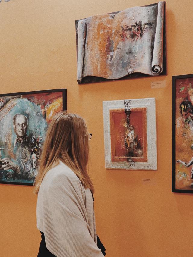 Ilustrasi pameran seni