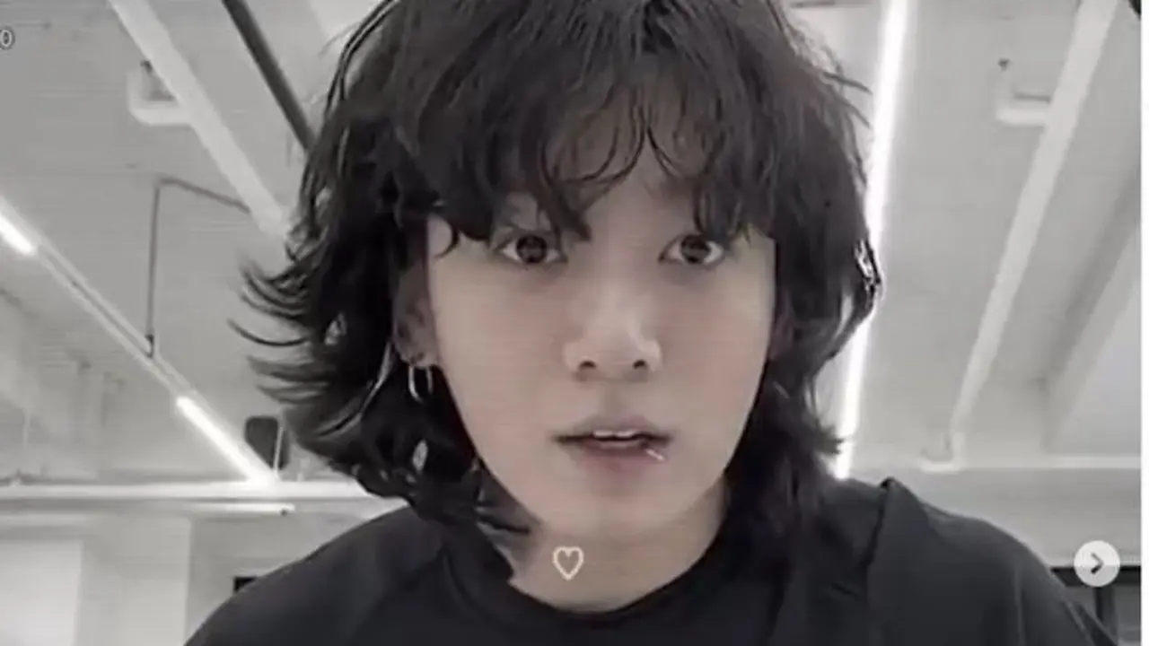 Jungkook BTS Bikin Siaran Langsung Tengah Malam, Gaya Rambutnya Bikin ARMY Heboh