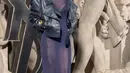 Moon Ga Young saat hadir di acara Paris Fashion Week 2023. Wanita 26 tahun itu disebut-sebut memakai 'baju dinas' karena begitu seksi. (Instagram/m_kayoung)