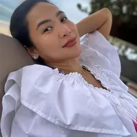 Diam-Diam Sudah Cerai Sejak 2019, Ini 6 Potret Terbaru Feni Rose yang Kian Menawan (Sumber: Instagram/fenirose)
