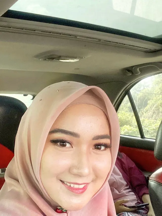 Lama Vakum, Ini 6 Potret Terbaru Winda Khair Ratu FTV yang Kini Berhijab