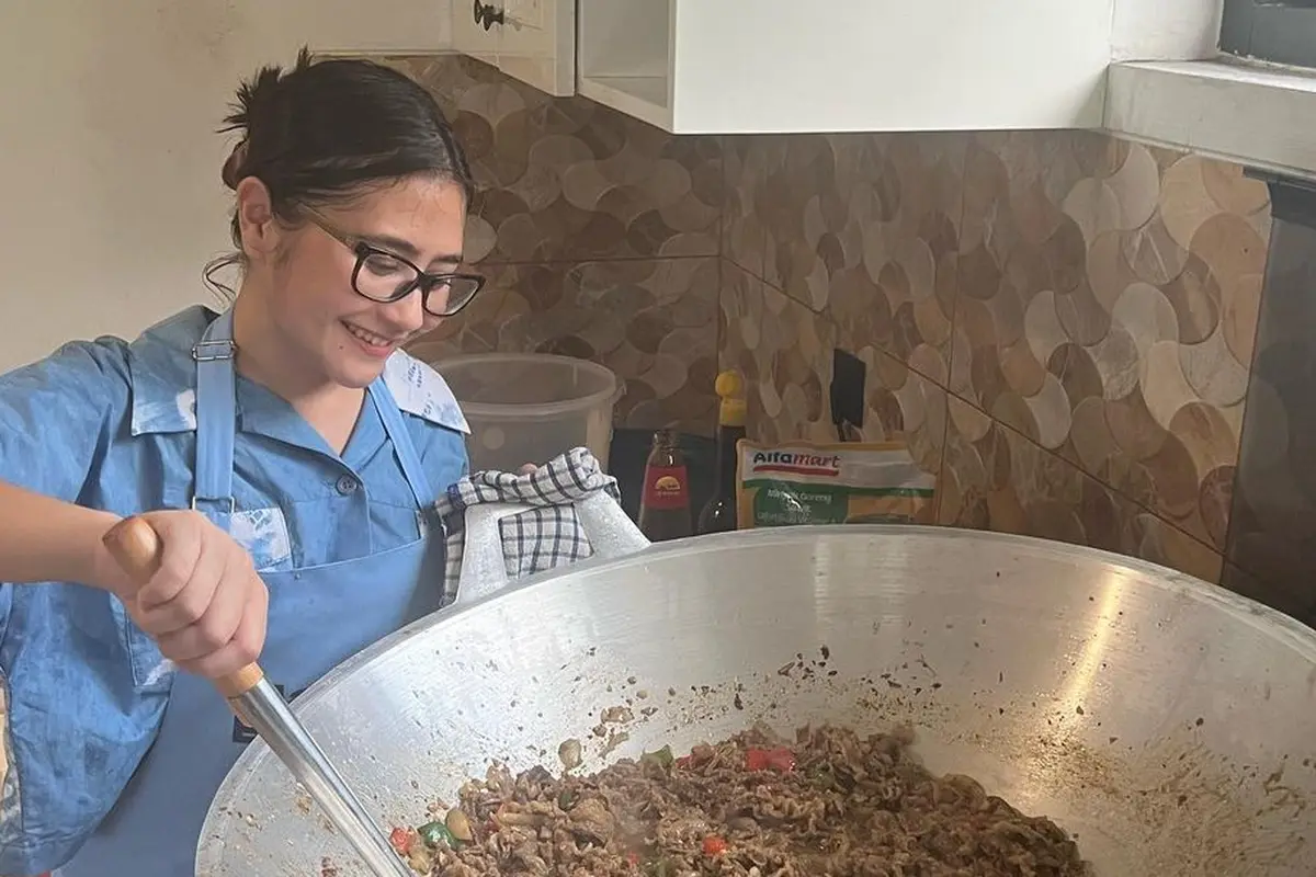 Prilly Latuconsina Masak Besar (Instagram/prillylatuconsina96)
