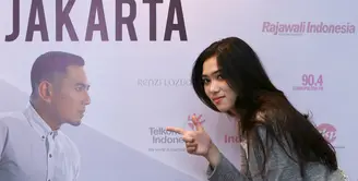 Isyana Sarasvati hadiri konser Rio Febrian 'Love 15 Rio Febrian: Romantic Concert'. (Galih W. Satria/Bintang.com)