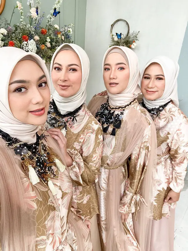 6 Pemotretan Citra Kirana dan Ketiga Kakaknya, Memesona Bak Saudara Kembar