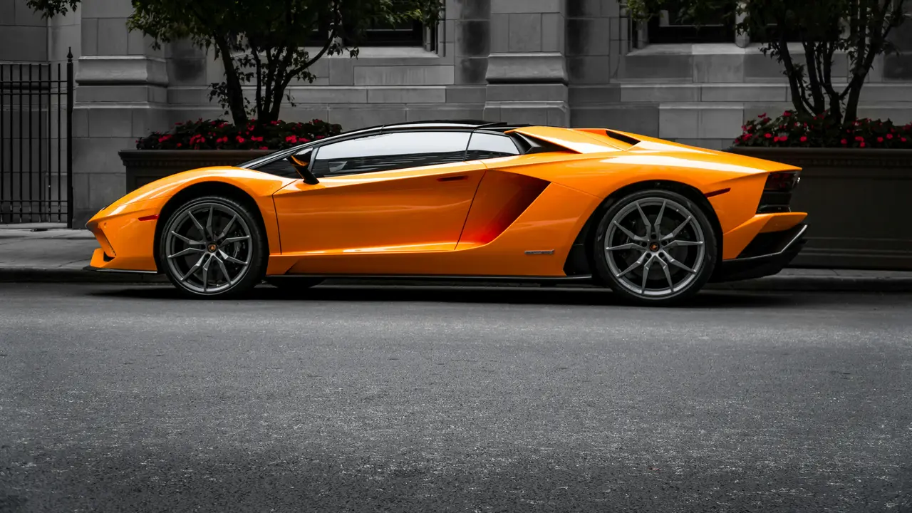 Ramai Rental Mobil Mewah untuk Mudik Lebaran, dari Alphard hingga Lamborghini
