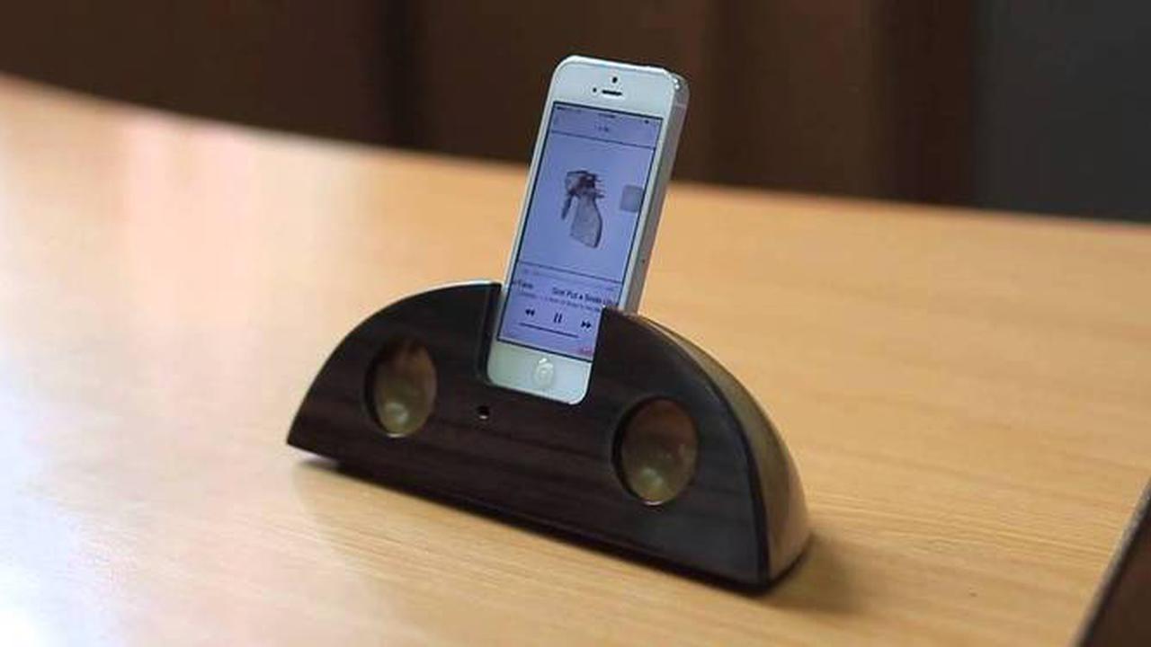 Speaker Nirkabel Bebas Listrik