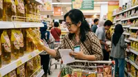 9 Ciri Kepribadian Orang yang Selalu Membandingkan Harga Meski Selisihnya Hanya Sedikit
