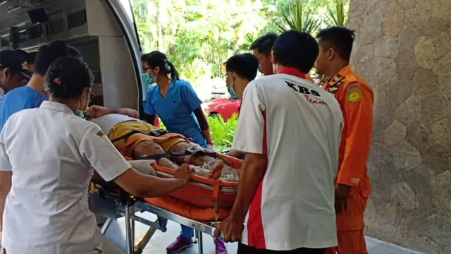 Turis Rusia Terjun ke Jurang