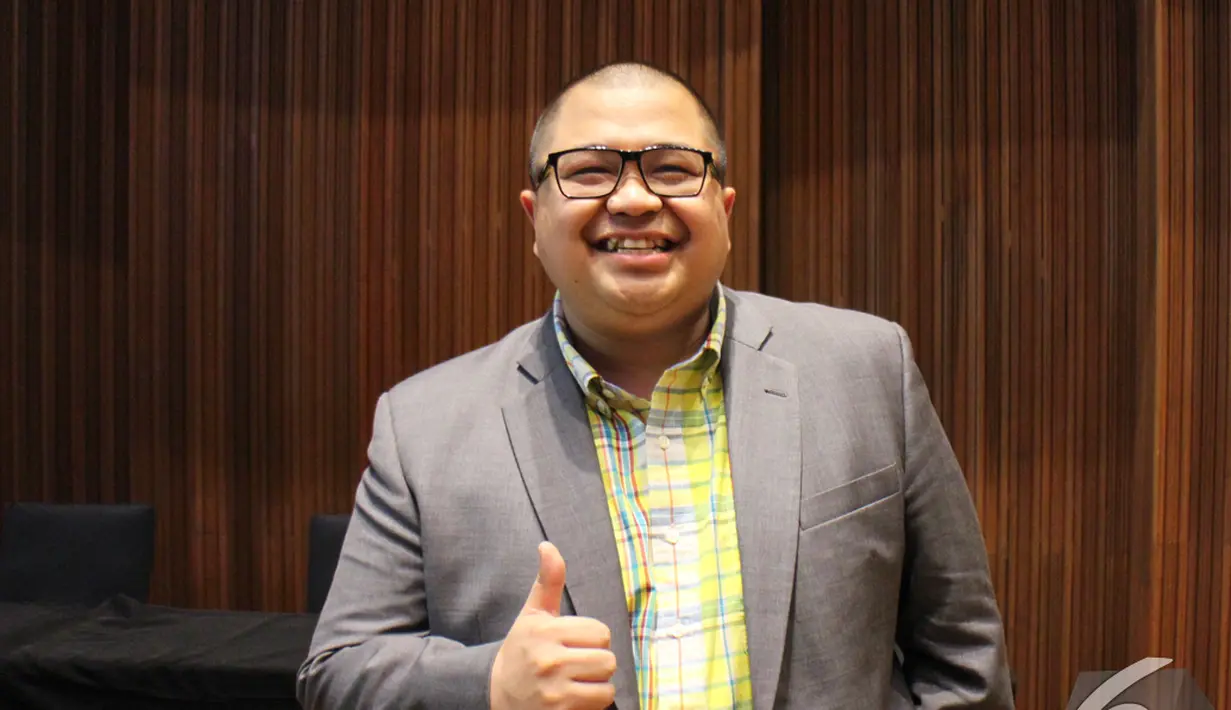Presenter Kemal mengakui memiliki banyak teman baru makan dan jaringan jadi makin luas semenjak ia menggunakan aplikasi Beetalk, Energy Building, SCBD, Jakarta Selatan, Selasa (18/11/2014). (Liputan6.com/Gilar Dhani)