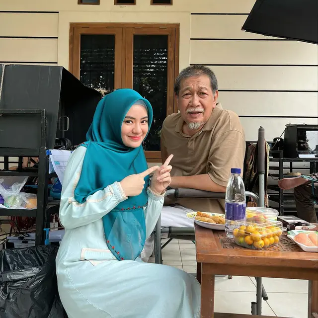7 Potret Janis Kareem Aneira Pemain Sinetron Para Pencari Tuhan saat Berhijab
