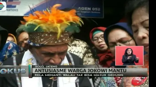 Antusiasme masyarakat menyaksikan prosesi pernikahan Kahiyang Ayu dengan Bobby Nasution cukup tinggi. Banyak masyarakat daerah yang datang.