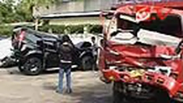 Truk Tabrak Minibus, Seorang Tewas
