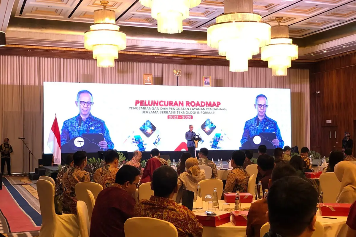 Ketua Dewan Komisioner OJK Mahendra Siregar, dalam peluncuran LPBBTI, di Four Season Jakarta, Jumat (10/11/2023). (Tira/Liputan6.com)
