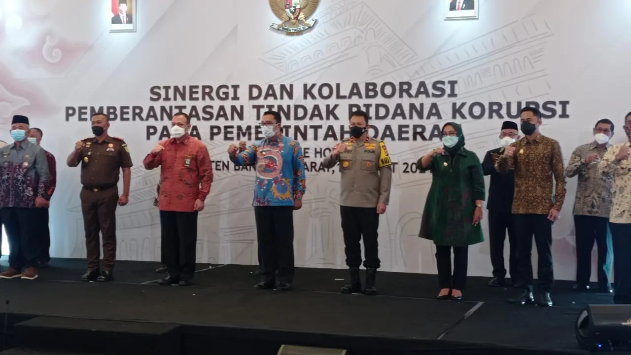 Ketua Komisi Pemberantasan Korupsi (KPK) Firli Bahuri meminta para kepala daerah di wilayah Provinsi Jawa Barat (Jabar) bersinergi dalam pemberantasan tindak pidana korupsi.