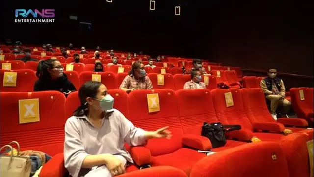 Nagita Slavina saat membooking satu studio bioskop