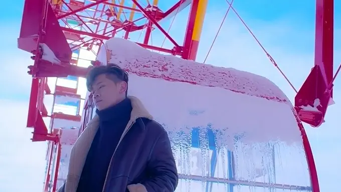 Libatkan Taeyeon SNSD, Crush Rajai Chart Musik Korea