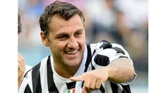 Video klasik laga Juventus vs AS Roma pada 15 Maret 1997 yang dimenangi klub berjulukan So Nyonya Tua dengan skor 3-0. Christian Vieri dan Nicola Amoruso menjadi andalan lini depan Juventus saat itu.