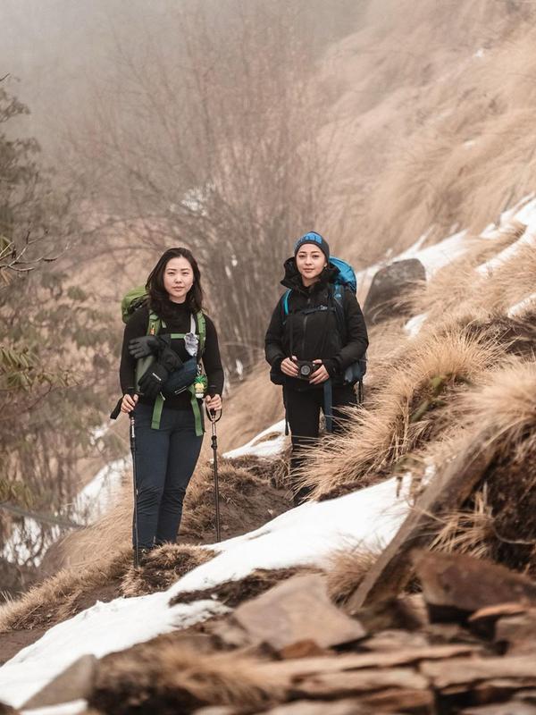 Apalagi saat ia mendaki pegunungan Himalaya. Banyak penggemarnya takjub. Dalam pendakiannya ia memiliki trek menuju puncak Mardi Himal. Sebuah puncak yang sudah dibuka sejak 2012. (Liputan6.com/IG/@nikitawillyofficial94)