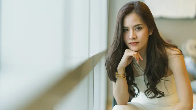 wanita juli karakter tangguh