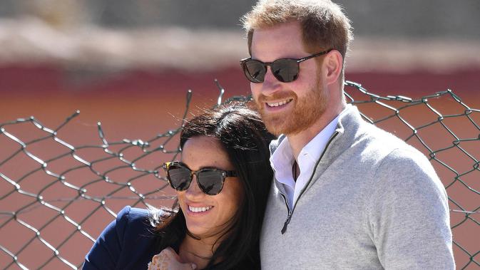 Pangeran Harry dan Meghan Markle mengumumkan jika mereka mundur dari anggota senior kerajaan Inggris dan akan bekerja secara mandiri untuk menghidupi kebutuhan finansial mereka. (AP Photo FILE)